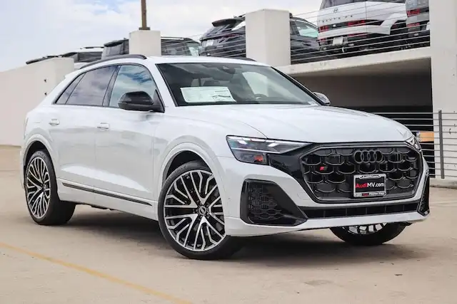 2026 Audi SQ8 Premium Plus quattro's photo