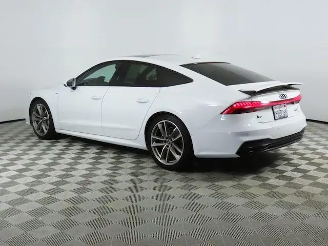 2022 Audi A7 55 Premium Plus S tronic quattro photo 3