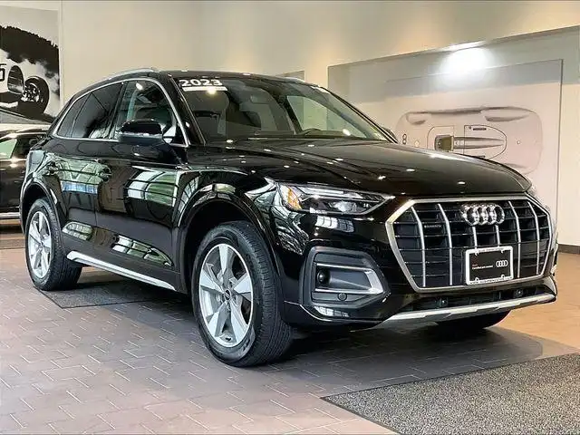2023 Audi Q5 40 Premium's photo