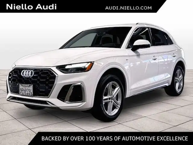 2024 Audi Q5 55 e Premium Plus's photo