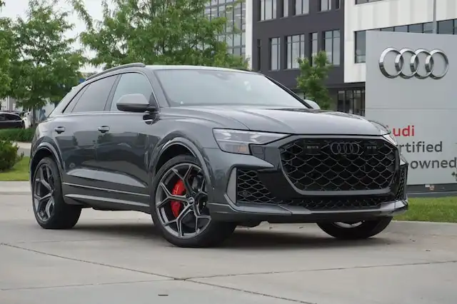 2025 Audi RS Q8 Base's photo