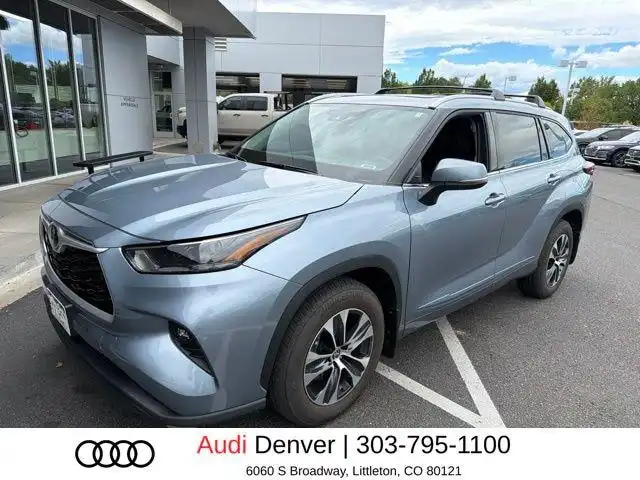 2022 Toyota Highlander XLE 4WD V6's photo