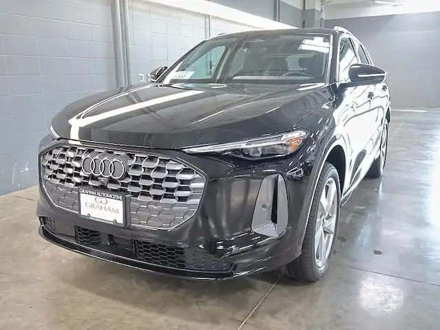 2026 Audi Q5 Premium Plus quattro's photo