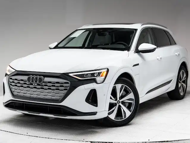 2024 Audi Q8 e-tron 114 kWh Premium Plus quattro 55's photo