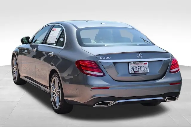 2019 Mercedes-Benz E-Class E300 photo 4