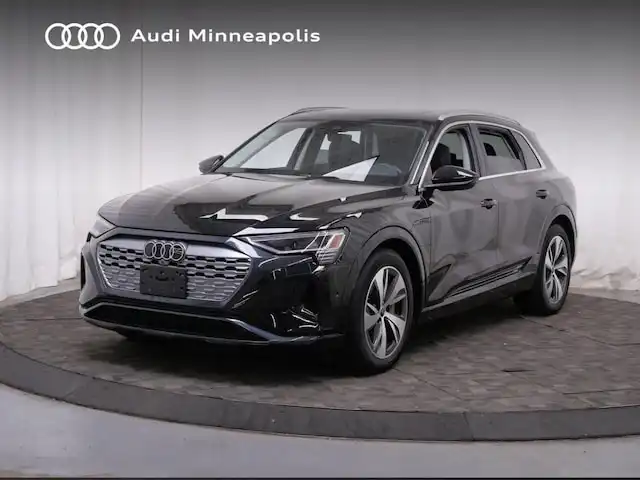 2024 Audi Q8 e-tron 114 kWh Prestige quattro 55's photo