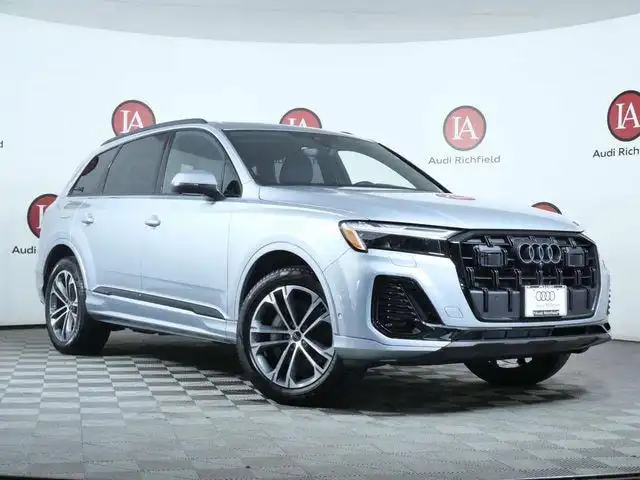 2025 Audi Q7 45 Premium Plus quattro Tiptronic's photo