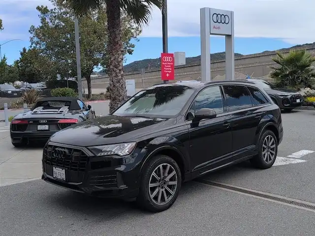 2023 Audi Q7 45 Premium Plus quattro Tiptronic's photo