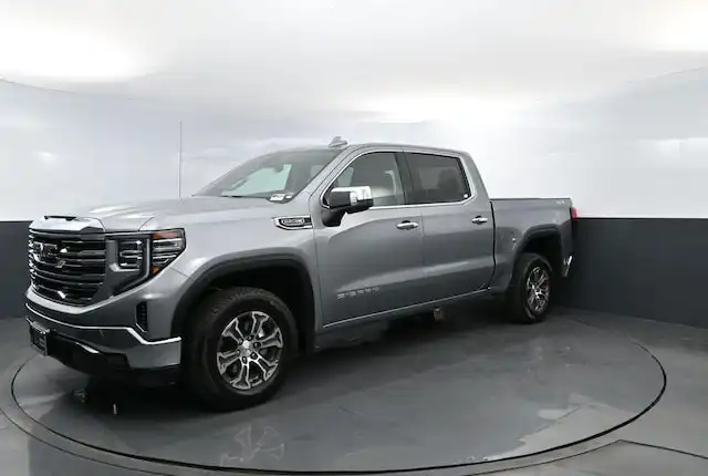 2025 GMC Sierra 4WD Crew Cab Short Box SLT's photo