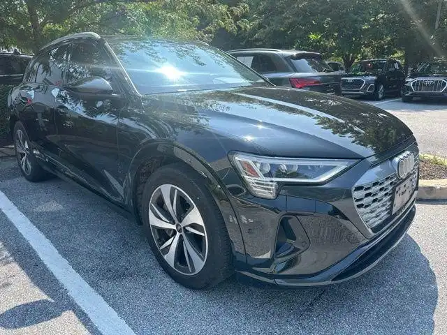 2024 Audi Q8 e-tron 55 114 kWh Premium Plus quattro's photo