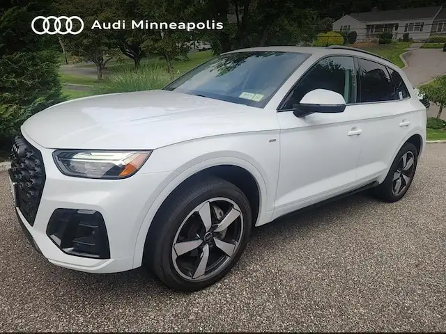 2023 Audi Q5 45 Premium Plus's photo