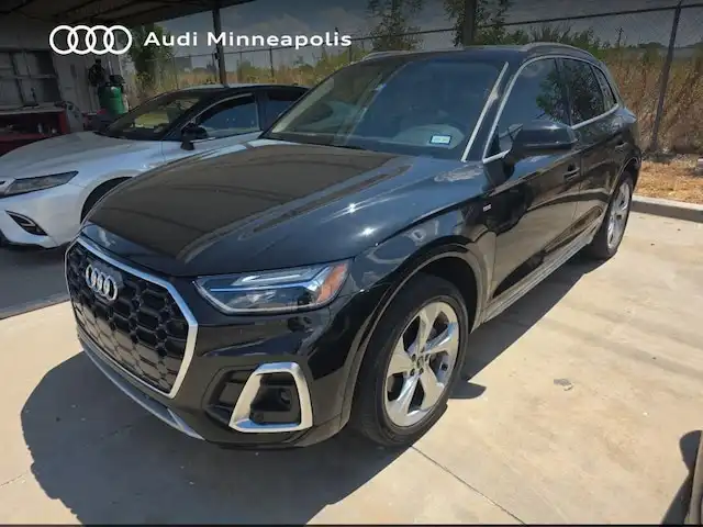 2023 Audi Q5 45 Premium Plus's photo
