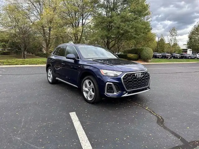 2022 Audi Q5 45 Premium Plus's photo