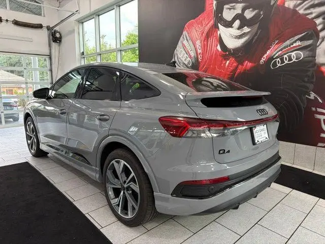 2025 Audi Q4 Sportback e-tron 55 Premium Plus quattro photo 3