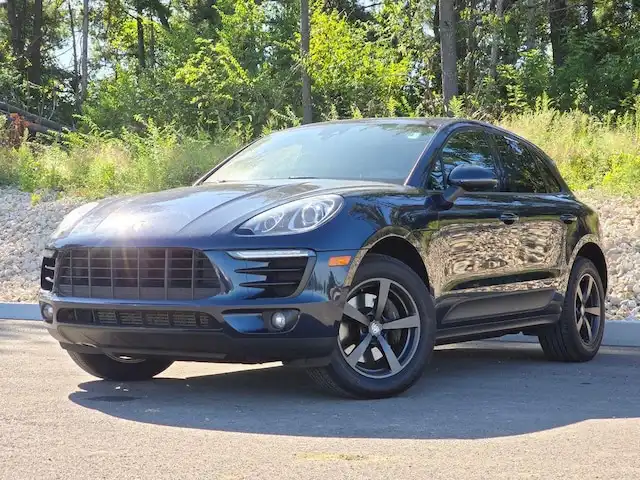 2017 Porsche Macan Base's photo