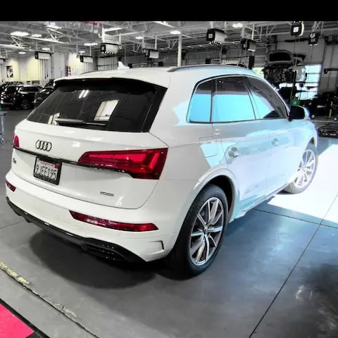 2023 Audi Q5 55 e Premium Plus photo 3