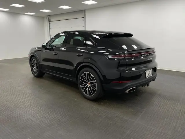 2026 Porsche Cayenne Base photo 3