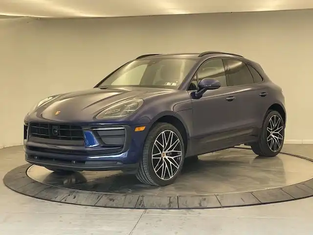 2022 Porsche Macan Base's photo