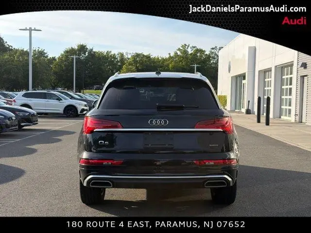 2023 Audi Q5 45 Premium Plus photo 5