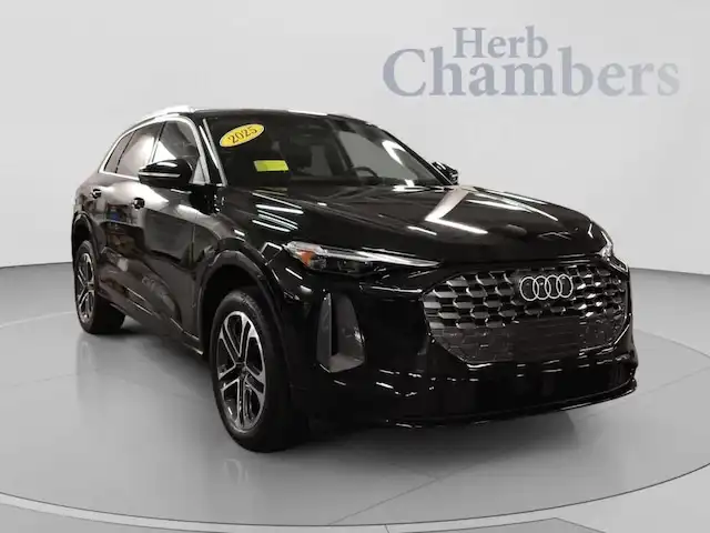 2025 Audi Q5 Premium Plus quattro's photo