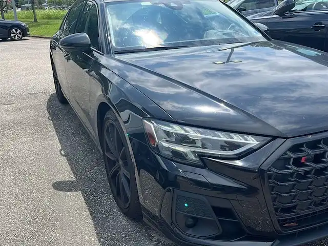 2022 Audi S8 4.0T quattro Tiptronic's photo