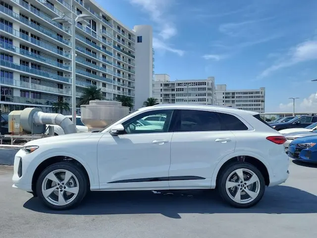 2026 Audi Q5 Premium Plus quattro photo 3