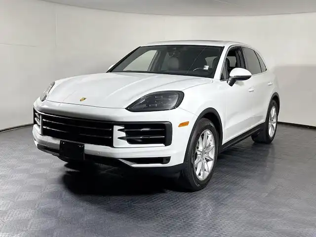 2024 Porsche Cayenne Base's photo