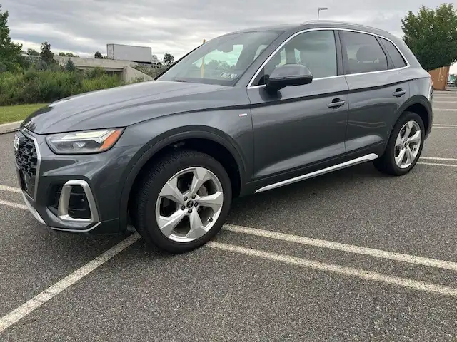 2023 Audi Q5 45 Premium Plus's photo