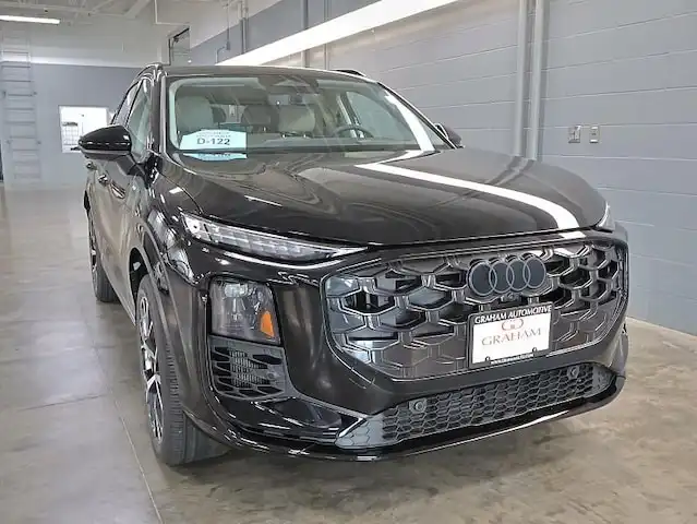2026 Audi Q3 S line quattro's photo