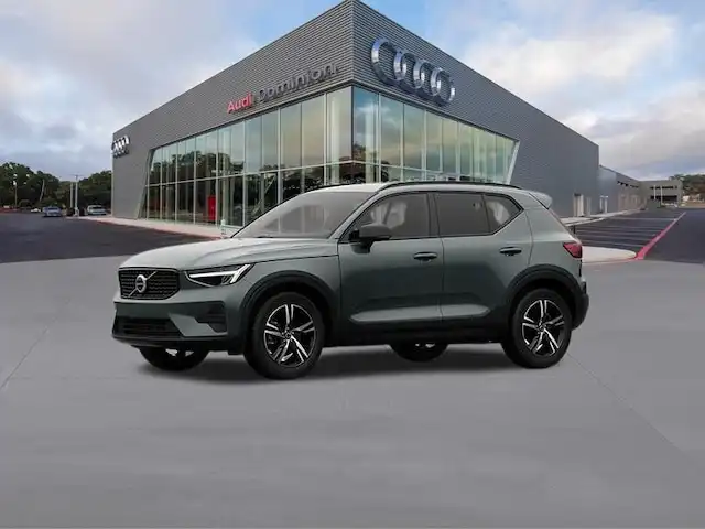 2020 Volvo XC40 T5 Momentum AWD's photo