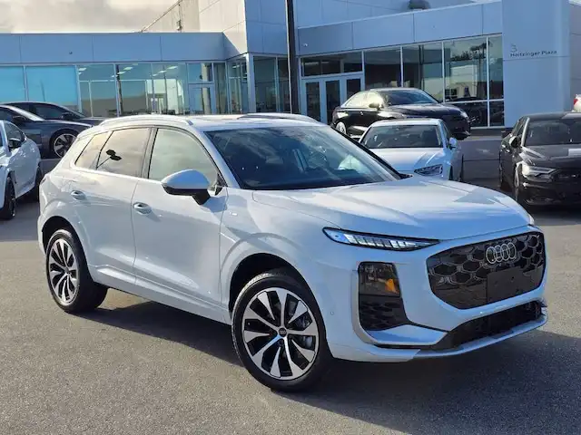 2026 Audi Q3 S line quattro's photo