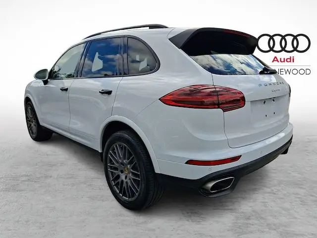 2017 Porsche Cayenne Platinum Edition photo 4