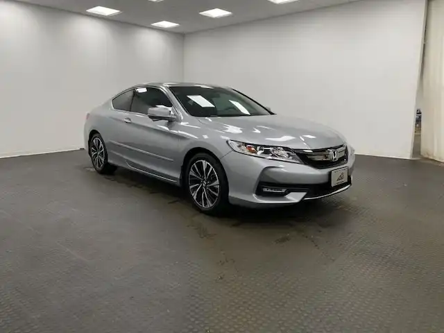2017 Honda Accord EX-L 6AT V's photo