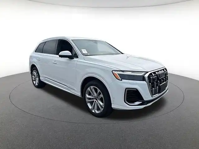 2025 Audi Q7 55 Premium Plus quattro Tiptronic's photo