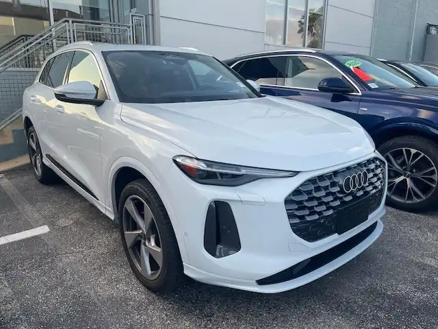 2025 Audi Q5 40 Premium Plus's photo