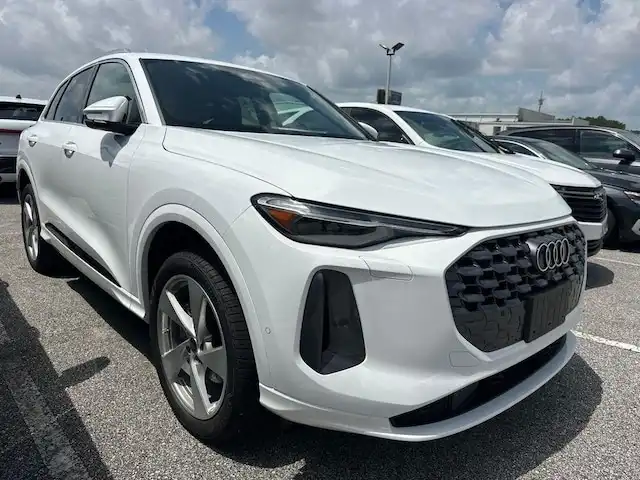 2026 Audi Q5 Premium Plus quattro's photo