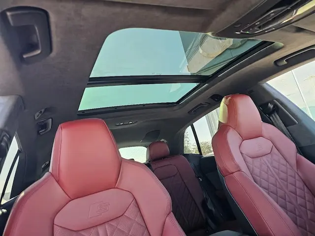2026 Audi SQ8 Prestige quattro photo 3