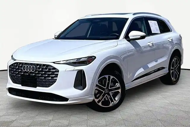 2025 Audi Q5 40 Premium's photo