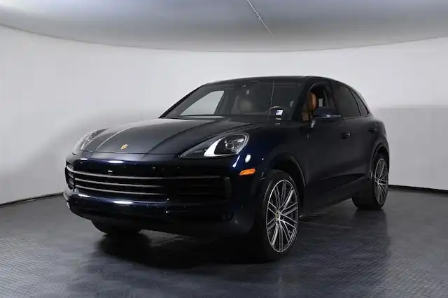 2023 Porsche Cayenne Platinum Edition's photo