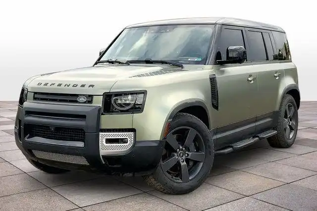 2024 Land Rover Defender 110 P400 SE's photo