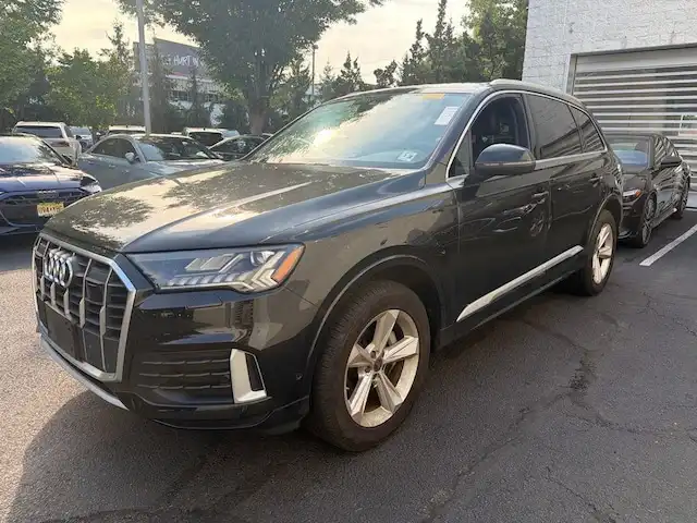 2023 Audi Q7 45 Premium Plus quattro Tiptronic's photo
