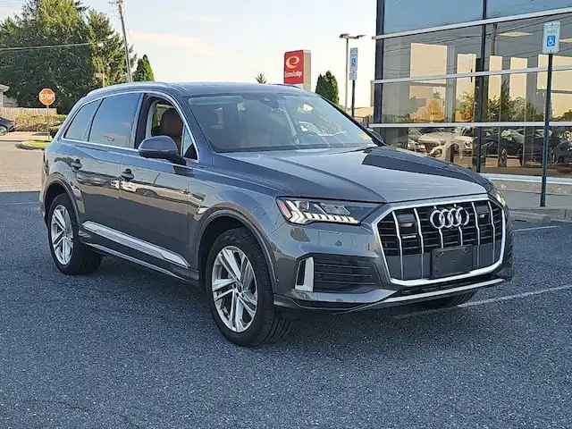 2023 Audi Q7 45 Premium Plus quattro Tiptronic's photo