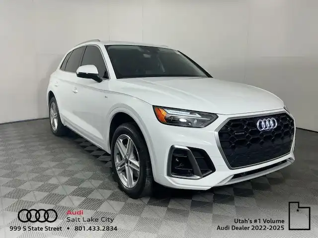 2024 Audi Q5 55 e Premium Plus's photo