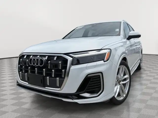 2025 Audi Q7 55 Premium Plus quattro Tiptronic's photo