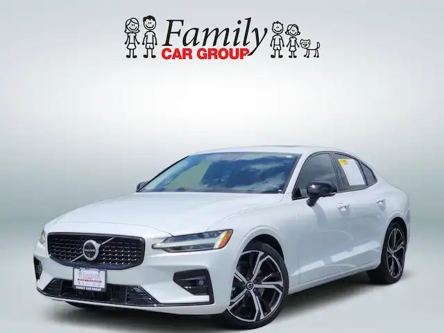 2024 Volvo S60 B5 Plus Dark Theme AWD's photo