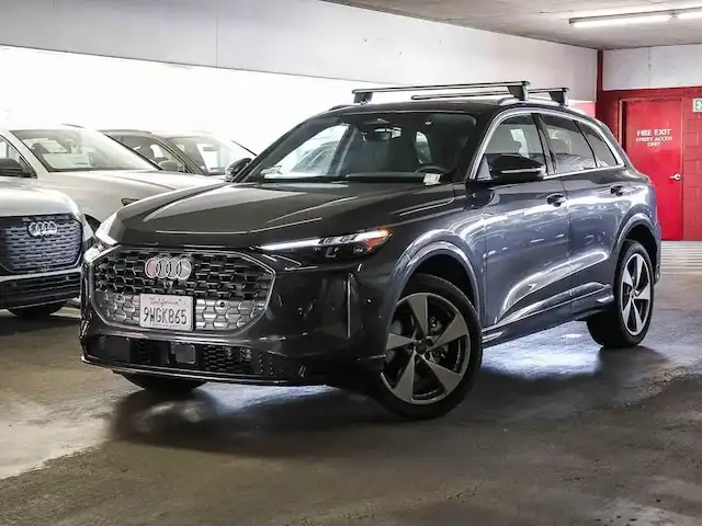 2025 Audi Q5 40 Premium Plus's photo