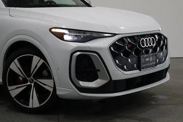 2025 Audi SQ5 Sportback Premium Plus photo 3