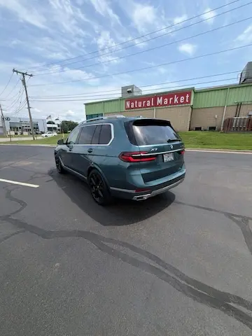 2025 BMW X7 xDrive40i photo 5