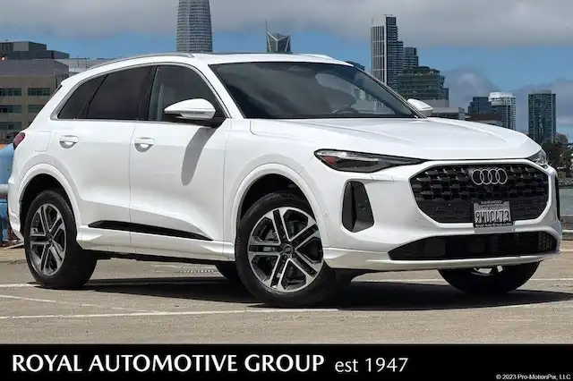 2025 Audi Q5 40 Premium Plus's photo