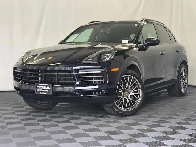 2023 Porsche Cayenne Platinum Edition's photo